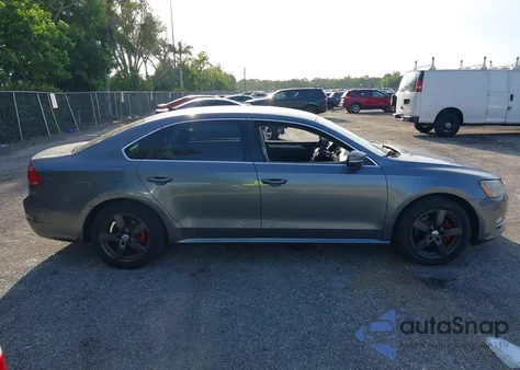 2015 Volkswagen Passat 1.8T Limited Edition from USA, damaged, VIN 1VWAT7A31FC083553